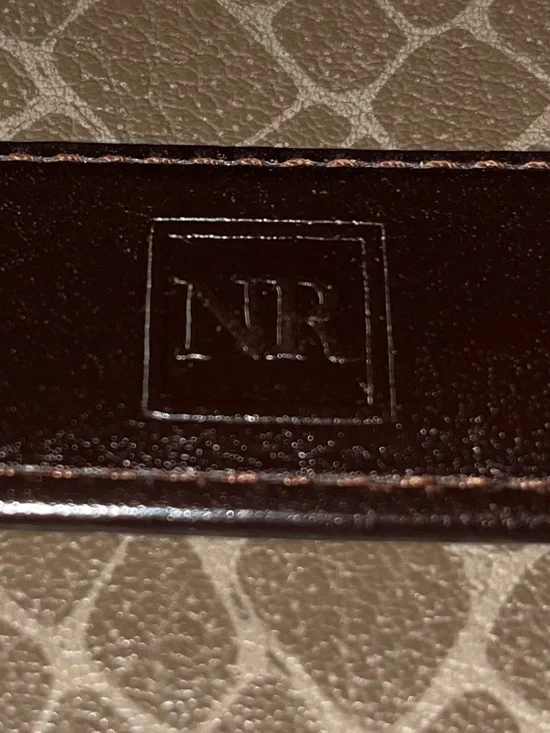 LOW START Nina Ricci EUC Kiss Lock Bi-Fold Wallet - Picture 6 of 6